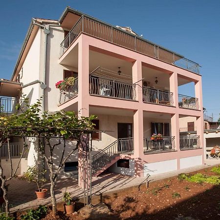 Apartmani Dragica ロヴィニ エクステリア 写真