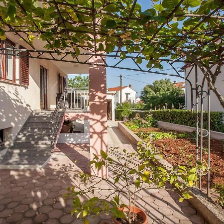 Apartmani Dragica ロヴィニ エクステリア 写真