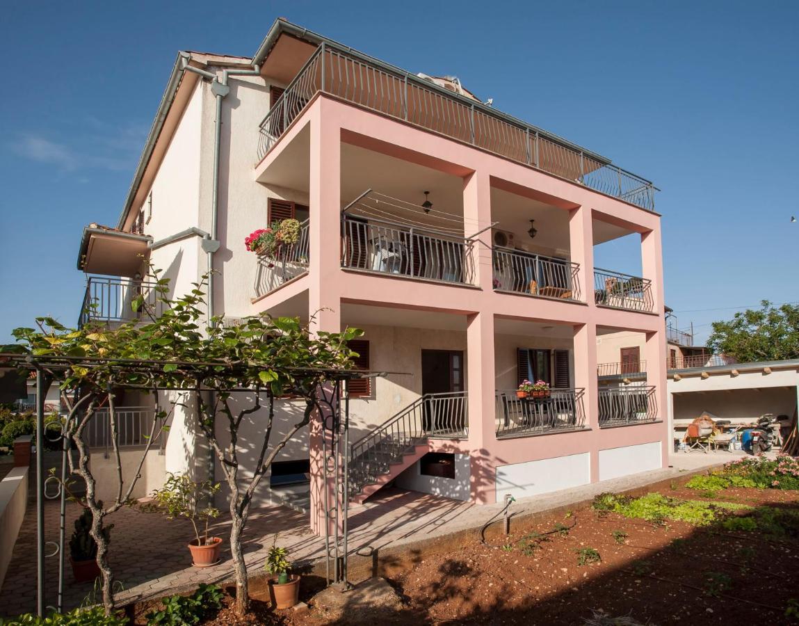 Apartmani Dragica ロヴィニ エクステリア 写真